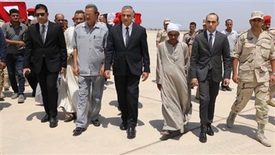 محافظ سوهاج يستقبل جثامين شهيدي الواجب الوطني بمطار سوهاج العسكري