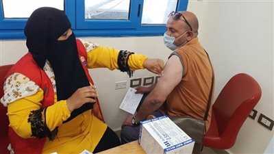 محافظ المنيا: تخصيص فرق طبية بمديريات الخدمات والوحدات المحلية للتطعيم بلقاح كورونا