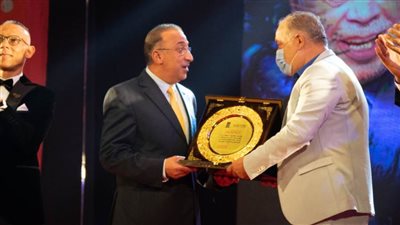 محافظ الإسكندرية يشهد الحفل الختامي بمهرجان مسرح بلا إنتاج الدولي