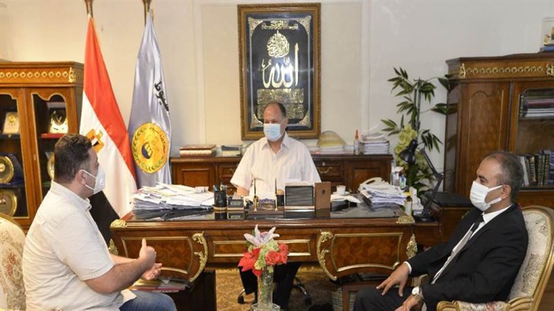 محافظ أسيوط يلتقي