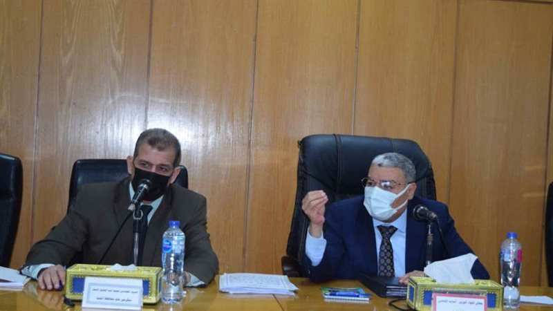 محافظ المنيا والسكرتير