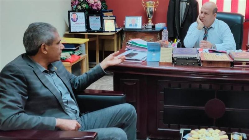 رئيس حى عين شمس مع