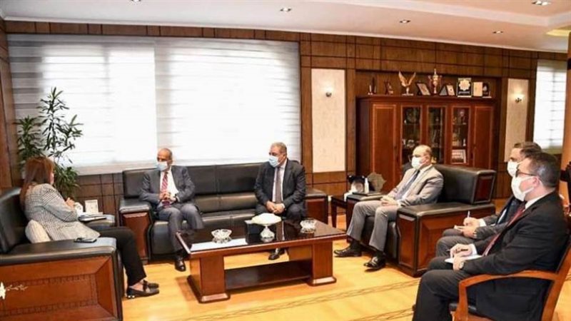 وزيرة التخطيط تلتقي