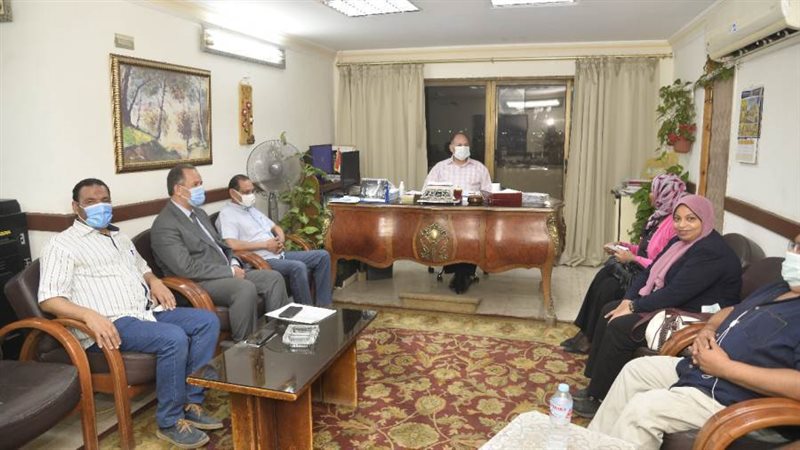 محافظ أسيوط يلتقي