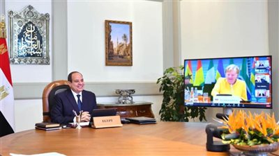 السيسي يشكر ميركل على جهودها في تعزيز الشراكة بين مصر وألمانيا