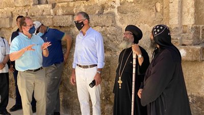 سفير الولايات المتحدة يزور الدير الأبيض والدير الأحمر ومعبد سيتي الأول 