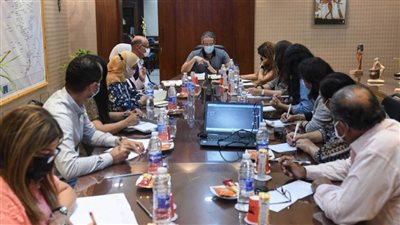 العناني يترأس اجتماعين بالمتحف المصري