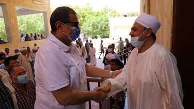 شيخ الأزهر يستقبل وزير القوي العاملة بساحة 