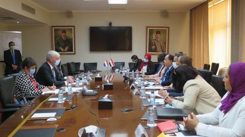 وزير المالية خلال