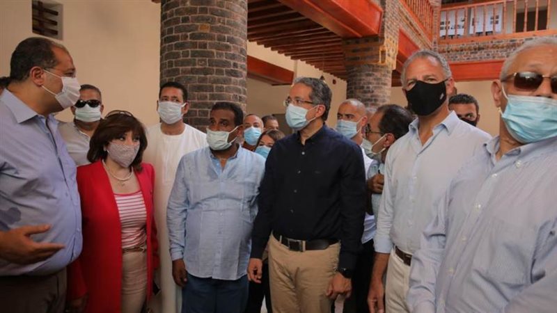 العناني يفتتح وكالة