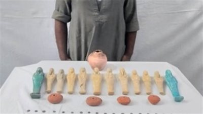 ضبط عامل بأسيوط لقيامه بالحفر خلسة بمسكنه وحيازته لقطع أثرية