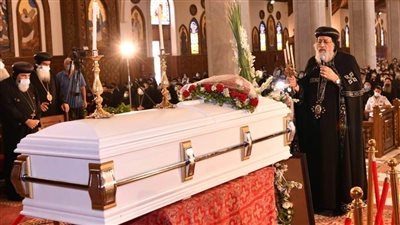 البابا تواضروس يترأس صلوات تجنيز الأنبا بطرس في الكاتدرائية بالعباسية