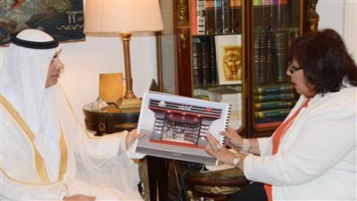 وزيرة الثقافة تستقبل رئيس دائرة الثقافة فى الشارقة