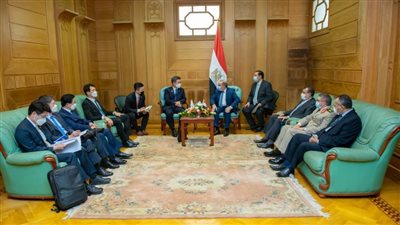 وزير الإنتاج الحربي يناقش مع وزير دفاع كوريا الجنوبية تعزيز التعاون بين البلدين