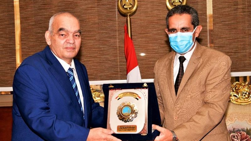 محافظ الغربية