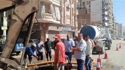 إصلاح كسر مفاجئ في خط طرد بمدينة المنصورة 