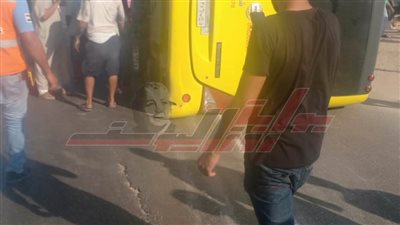 انقلاب أتوبيس رحلات على الطريق الدولي بكفر الشيخ 