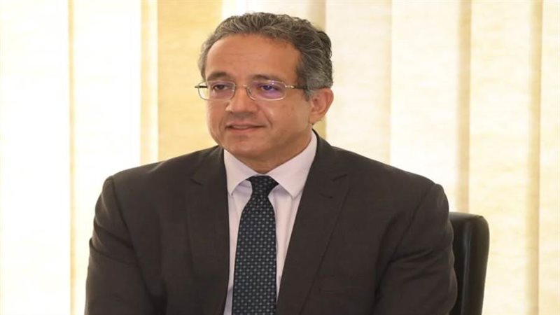 الدكتور خالد العنانى