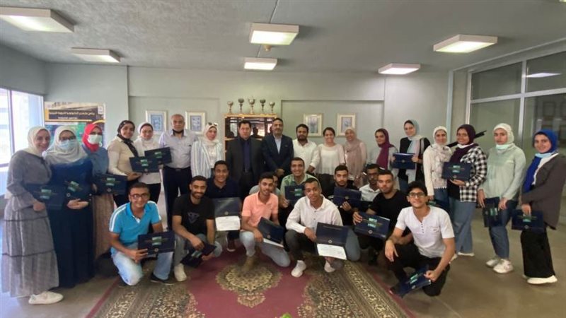 الطلاب الحاصلين على