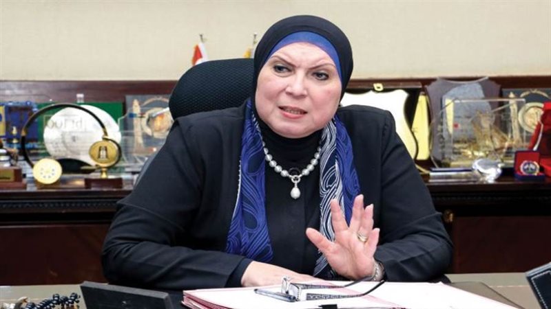 وزيرة التجارة والصناعة