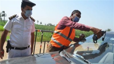 سحب 3076 رخصة سيارة لعدم تركيب الملصق الإلكتروني