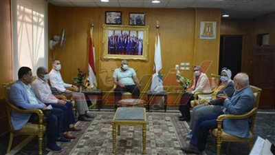 نائب محافظ كفر الشيخ يتفقد المنازل والأراضي المخصصة لأبناء المحافظة بالوادي الجديد