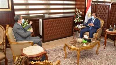 وزير التنمية المحلية يتابع مع محافظ الغربية تنفيذ مشروعات تطوير الريف المصري