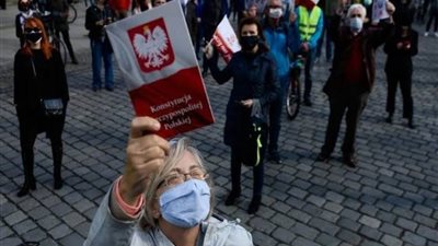 بولندا: 5 وفيات و349 إصابة جديدة بفيروس 