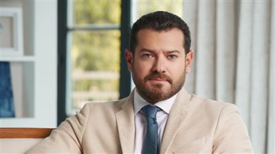 عمرو يوسف في كواليس تصوير 