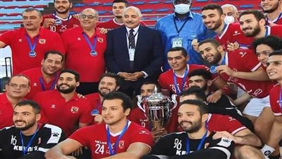 الخطيب يهنئ «رجال يد الأهلي» بالبطولة الإفريقية