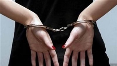 ضبط سيدة بالقاهرة لقيامها بالنصب على المواطنين والاستيلاء على مبالغ مالية 