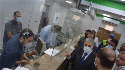 لتغيبهم عن العمل.. إحالة 18 موظفا للتحقيق بالمنيا