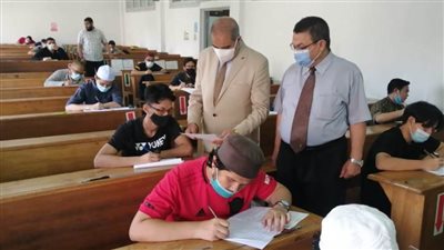 رئيس جامعة الأزهر يتفقد لجان امتحانات التصفية بكليات الدَّرَّاسة