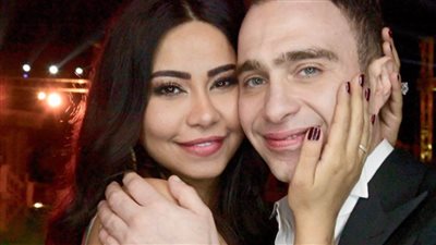 حسام حبيب يدعم شيرين في كواليس حفلها الثاني بالسعودية
