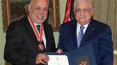 الرئيس الفلسطيني يمنح صابرين وأشرف زكي وسام الثقافة والعلوم والفنون