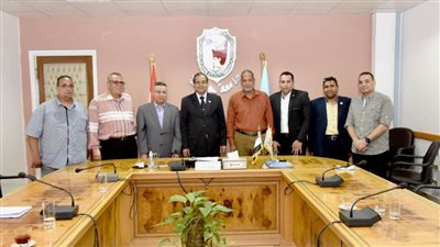 نقابة العاملين بجامعة سوهاج تقدم عدة مقترحات لتحسين مستوى الجهاز الإداري