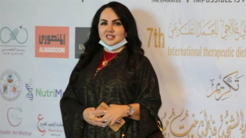 دكتورة منى صقر