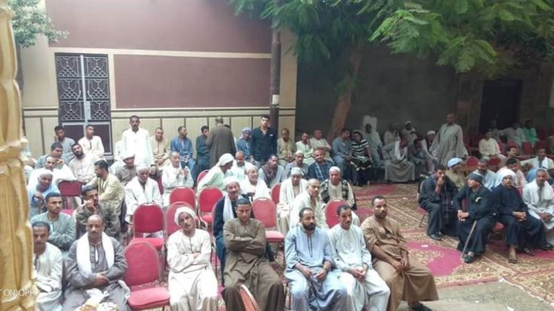 جلسة صلح بين عائلتين