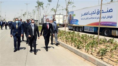  السيسي يتفقد أكبر قافلة إنسانية لرعاية مليون أسرة في إطار احتفالية 