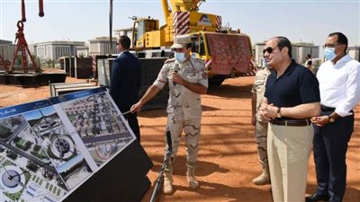 الرئيس السيسي يقوم بجولة تفقدية في العاصمة الإدارية الجديدة