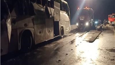 عاجل.. تفاصيل حادث مروع بطريق السويس تسبب في وفاة 12 وإصابة آخرين 