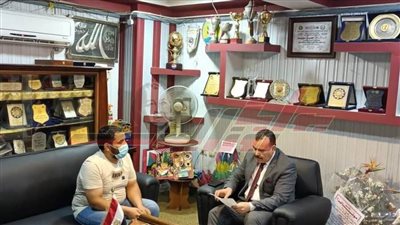 ”التعليم“ تهدي جهاز تابلت لأسرة طالب الثانوي  المتوفي