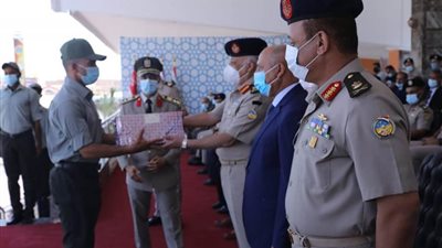 عاجل| تخرج أول دفعة من فنيي السكة الحديد من معهد ضباط الصف