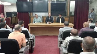  وكيل وزارة التعليم بسوهاج  يبحث الاستعدادات للدراسة مع رؤساء الأقسام ومدير الإدارات