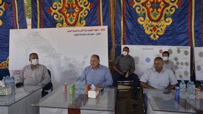 محافظ أسيوط يشهد اللقاء الجماهيري بقرية دشلوط لشرح المشروعات الجاري تنفيذها