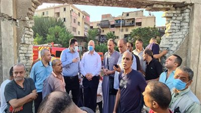 محافظ القاهرة يوجه بإزالة آثار حريق محلات بيع الأخشاب القديمة بحي الشرابية