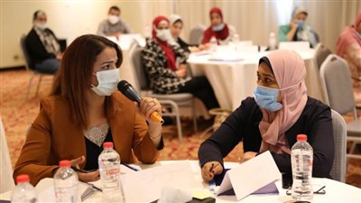 ورشة عمل لتقديم الدعم من خلال الخط المختصر بمكتب شكاوى المرأة