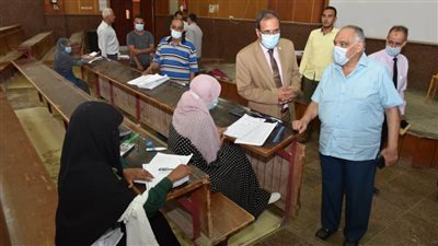 تواصل امتحانات الدراسات العليا والماجستير المهني MPA بتجارة سوهاج 