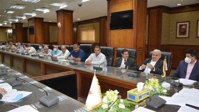 نائب محافظ سوهاج يترأس اجتماع لجنة تفعيل قانون تنمية المشروعات