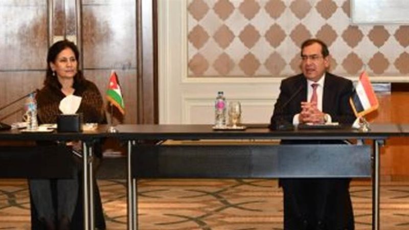 طارق الملا خلال المؤتمر